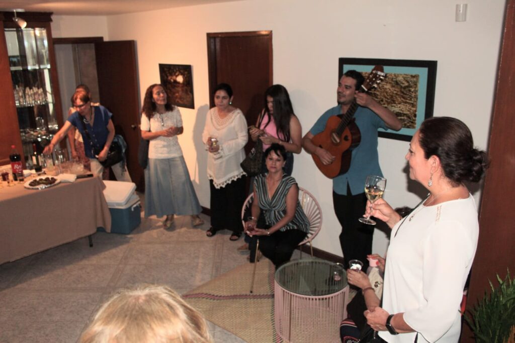 Se inaugura la exposición artística de Yolanda Castro en Guadalajara