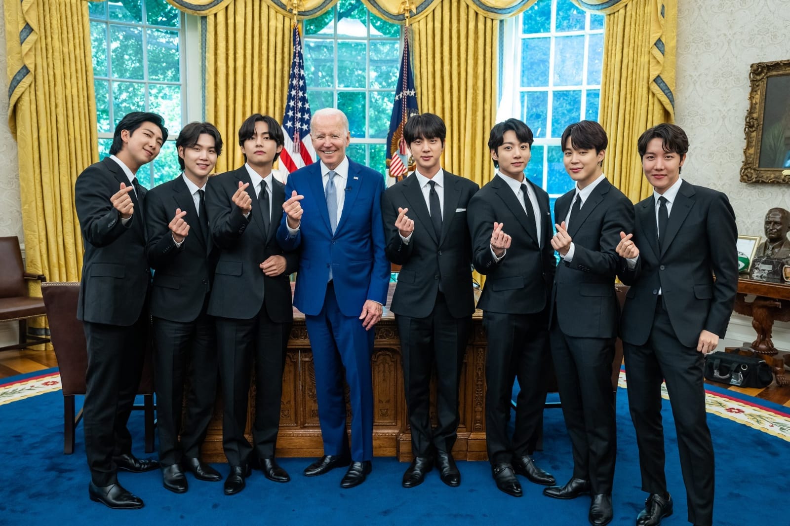 bts con el presidente biden