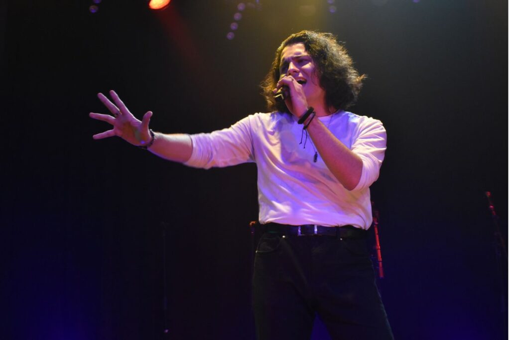 Oliver cantante chileno